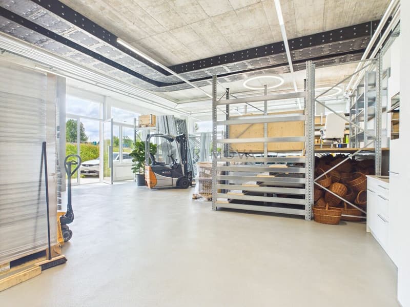 A lot of space for your visions: New, all-round room in the heart of Buchrain (3)