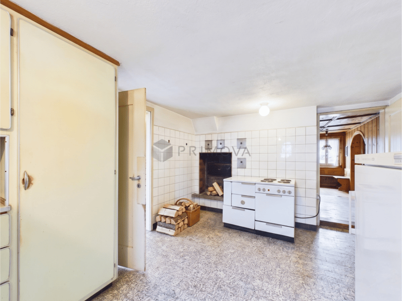 Renovation object with charm and potential in the heart of Bachs (3)