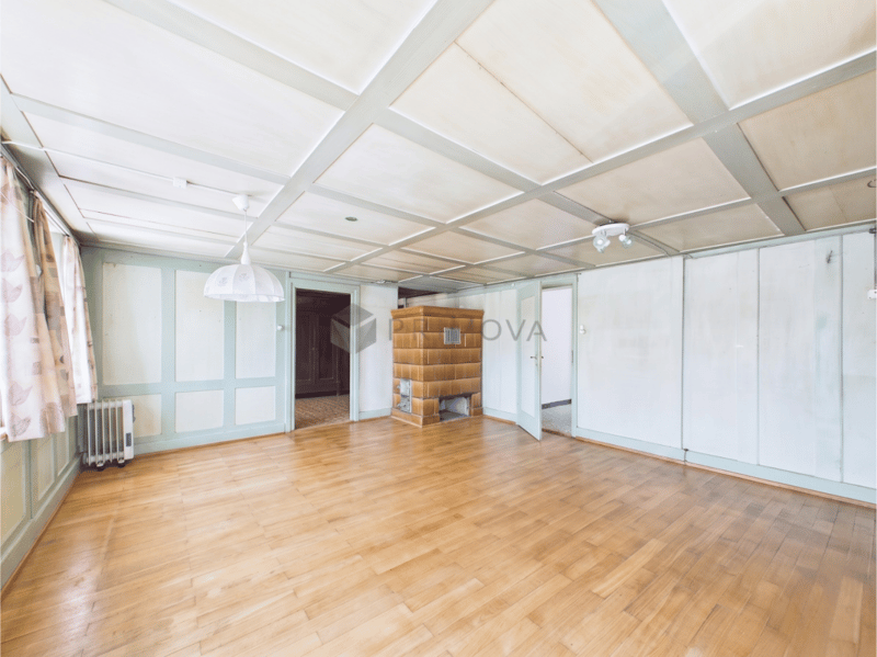 Renovation object with charm and potential in the heart of Bachs (2)