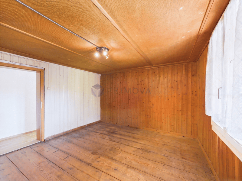 Renovation object with charm and potential in the heart of Bachs (7)