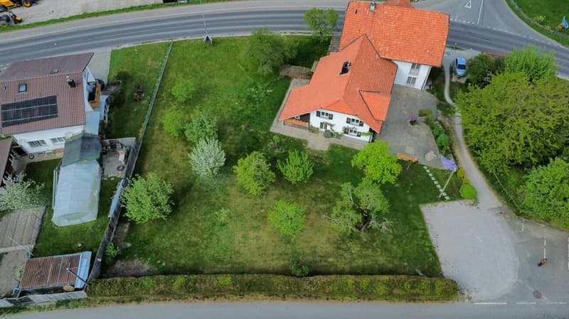 Terrain à bâtir 1000m² qui vous attend! (1)