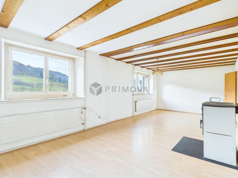 Spacious 5.5-room semi-detached house in a quiet location with plenty of space for your ideas (4)