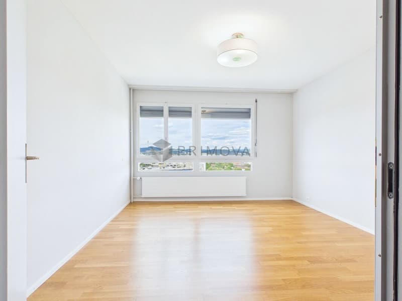 Urban outlook over Bern, stylish living on the 19th floor (5)