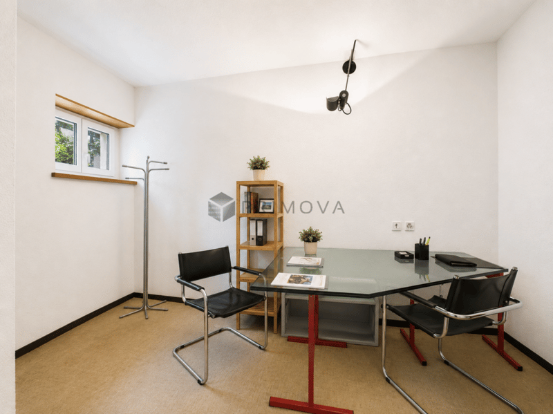 Charming multi-family house with commercial unit in central location in Wilchingen (6)