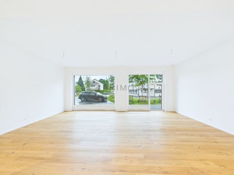 Gut sichtbar, flexibel nutzbar - Ihre Gewerbefläche mit Schaufenster und Parkplätzen (2)