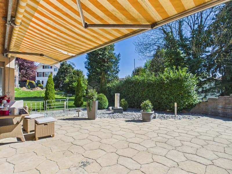 Casa unifamiliare con annessi su un terreno fantasticamente grande (1)