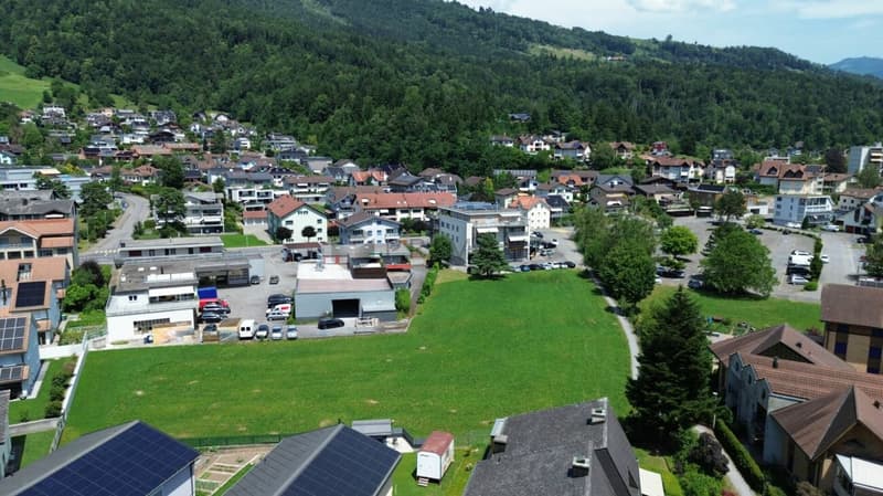 Proprietà top Goldau: investi ora in un edificio residenziale e commerciale con potenziale di creazione di valore! (6)