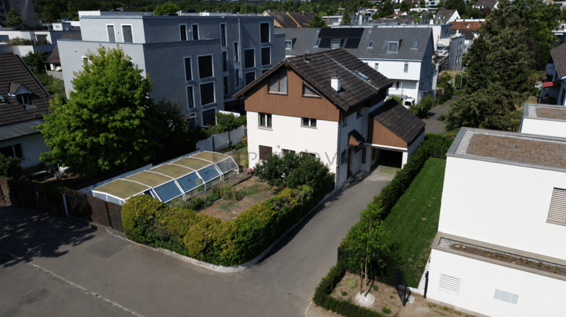 Representative estate with annex, winter garden and swimming pool (4)