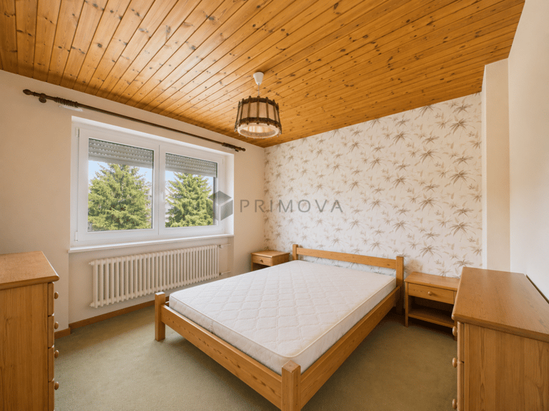 Propriété représentative avec appartement indépendant, jardin d'hiver et piscine (11)