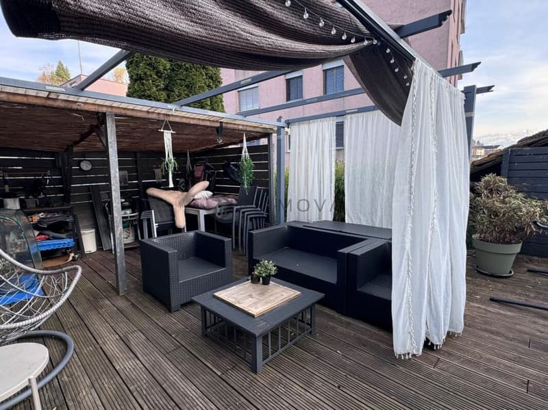 Herziges Einfamilienhaus mit Ausbaupotenzial ( Kernzone C, 18m ) direkt am Fluss. (10)