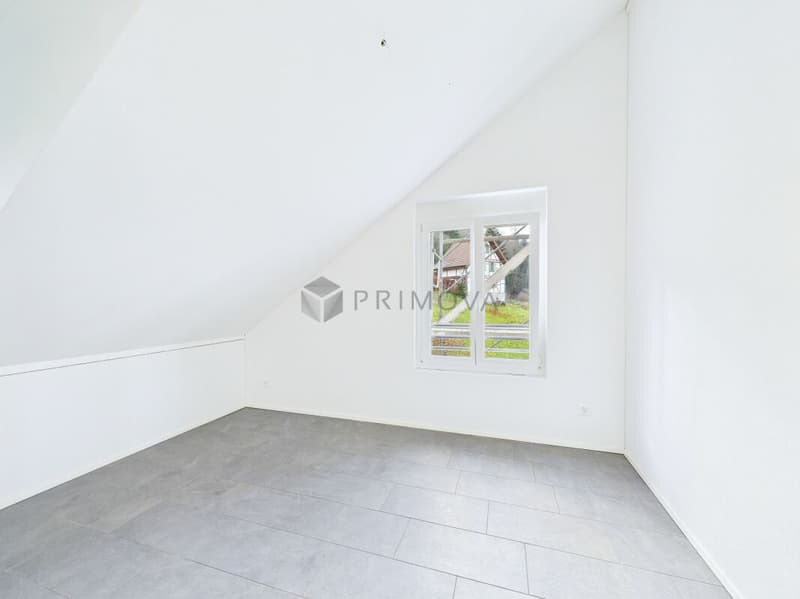 Helle 4.5 Zimmer-Wohnung mit schöner Aussicht und attraktivem Wohnkomfort (5)
