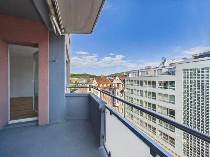 Wohnkomfort trifft Weitsicht in dieser stilvoll sanierten 3.5 Zimmer-Wohnung (6)