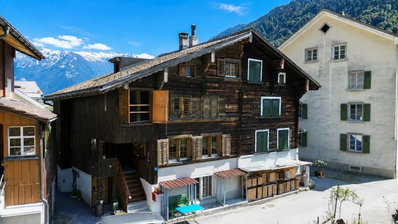 Unique 320-year-old Strickbau - 5 rooms, mountain view & plenty of charm (1)