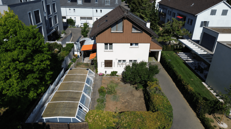 Repräsentatives Anwesen mit Einliegerwohnung, Wintergarten und Swimmingpool (1)