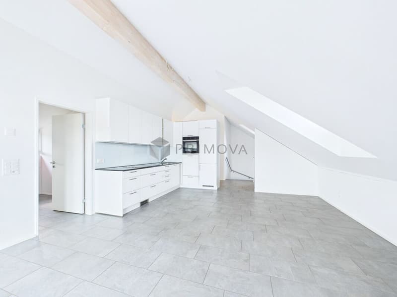 Helle 4.5 Zimmer-Wohnung mit schöner Aussicht und attraktivem Wohnkomfort (2)