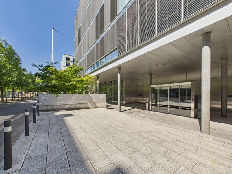 Attraktive und helle Bürofläche an bester Lage in Zürich Oerlikon (12)