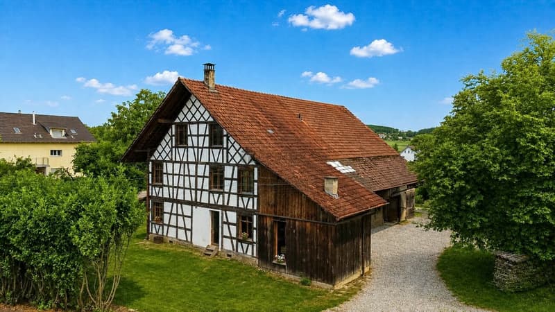Historisches Fachwerkhaus auf 1'706 m² Grundstück mit Entwicklungspotenzial (2)