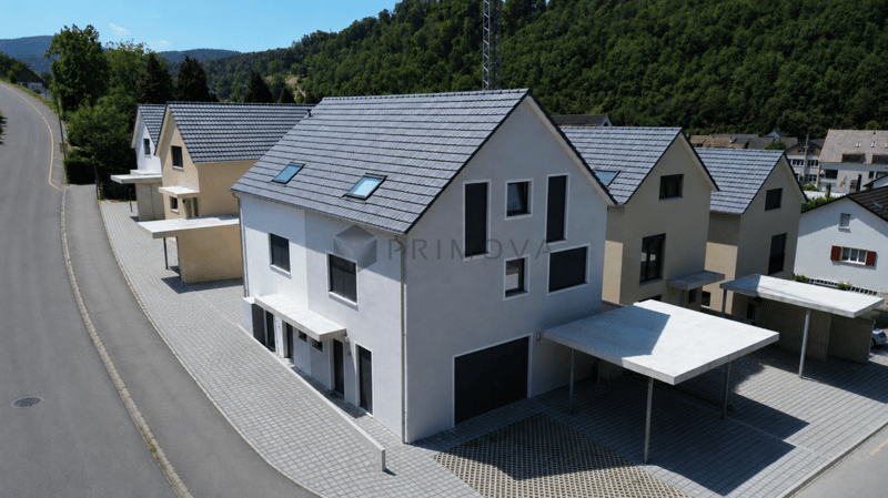 Neuwertiges Doppeleinfamilienhaus zum Greifen nah! (1)
