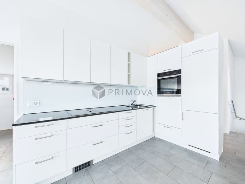 Wohnen mit Weitblick - helle 4.5 Zimmer Wohnung mit 1.01 % Hypothek (3)
