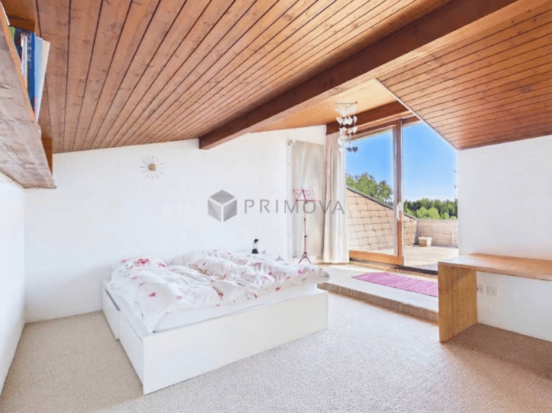 Exklusives Wohndomizil mit Aussenpool, grosser Parzelle und Panorama-Weitsicht in Meikirch (5)