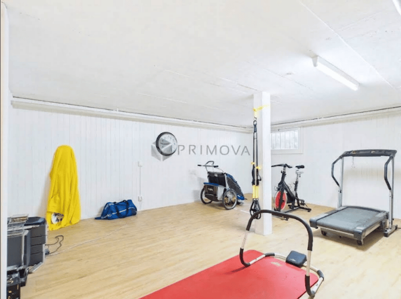 Exklusives Wohndomizil mit Aussenpool, grosser Parzelle und Panorama-Weitsicht in Meikirch (9)