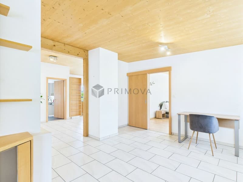 Wohnen am See: Möblierte 2.5 Zi.-Ferienwohnung mit Panorama-Terrasse & Parkplatz (7)