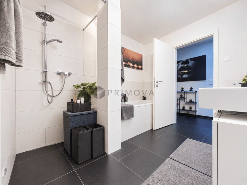 Sonniges Wohnen mit Weitblick und 50m² private Terrasse (11)