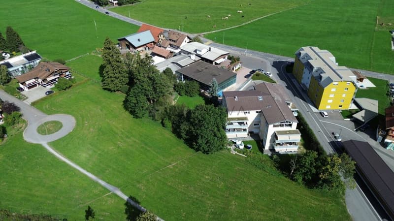 Luxus Wohngefühl pur! Stilvolle 4.5 Zimmer-Oase mit 6 m Raumhöhe, Spa-Ensuite Bad & verglaster Loggia (13)