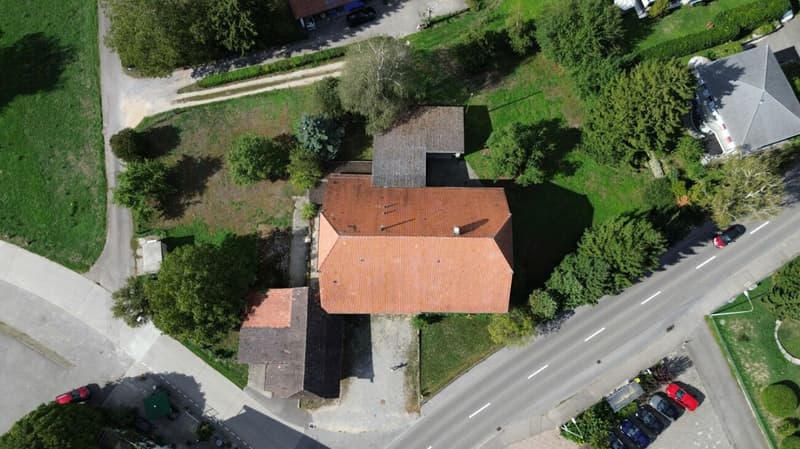 Gepflegtes Bauernhaus mit grosser Baulandreserve im schönen Seeland (4)