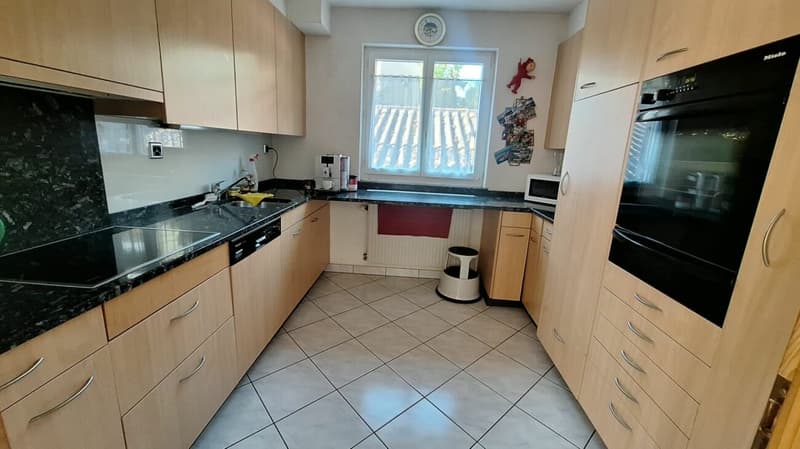 Drei-Familienhaus mit grosser Garage/Werkstatt (11)