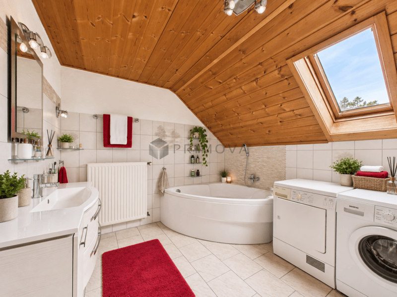 Besonderes Wohngefühl! Maisonette mit Galerie und Cheminée (9)