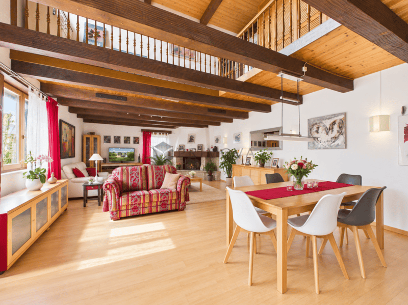 Besonderes Wohngefühl! Maisonette mit Galerie und Cheminée (8)
