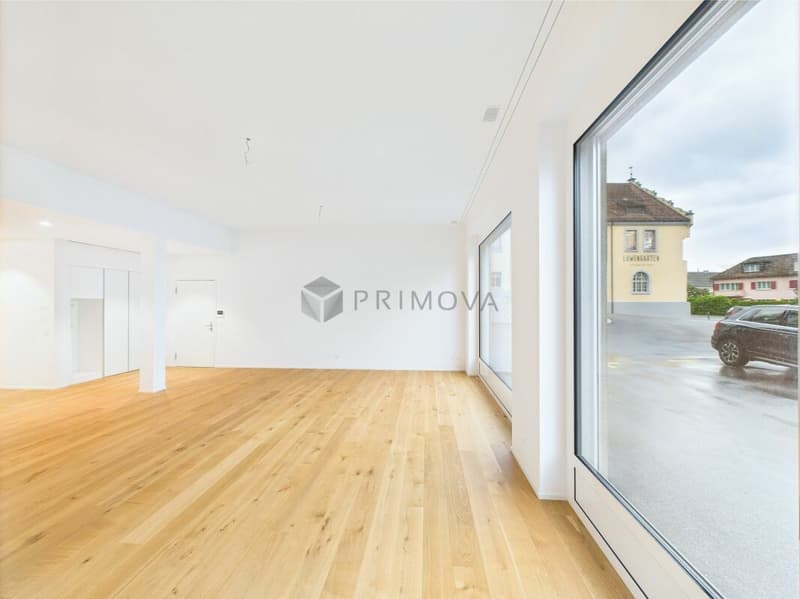 Repräsentatives Loft-Atelier mit grossem Schaufenster & Parkplätzen (7)