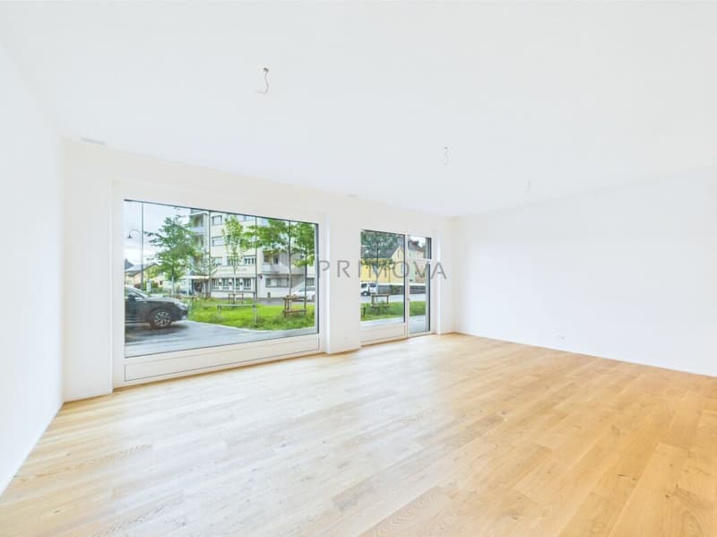 Repräsentatives Loft-Atelier mit grossem Schaufenster & Parkplätzen (3)