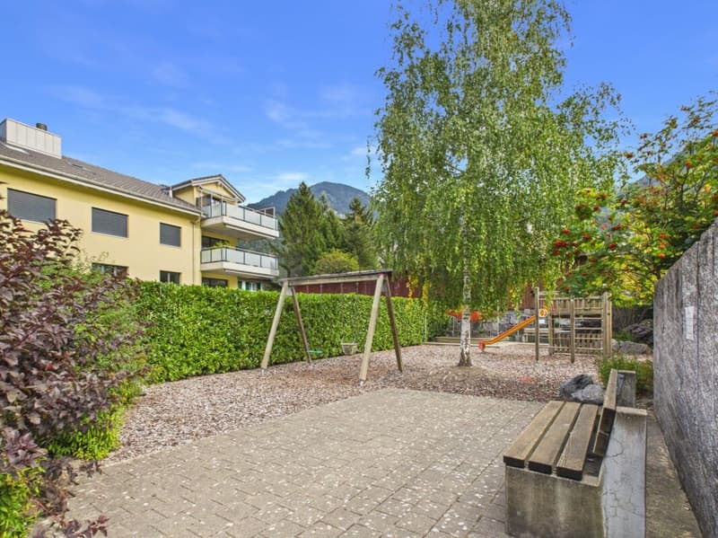 Hochwertig renovierte 4.5 Zimmer-Wohnung mit sonniger Südterrasse in Trimmis (14)