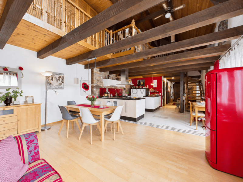 Besonderes Wohngefühl! Maisonette mit Galerie und Cheminée (4)