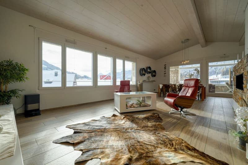 Aussergewöhnliche 4.5 Zimmer-Oase mit Stil und 6 m Raumhöhe, Spa-Ensuite Bad & verglaster Loggia (1)