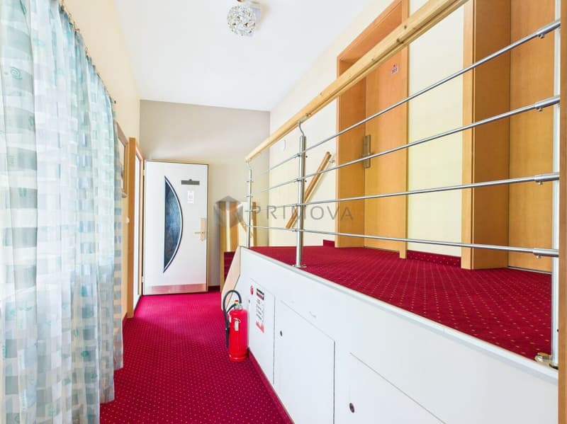 Wohnen am See: Möblierte 2.5 Zi.-Ferienwohnung mit Panorama-Terrasse & Parkplatz (11)