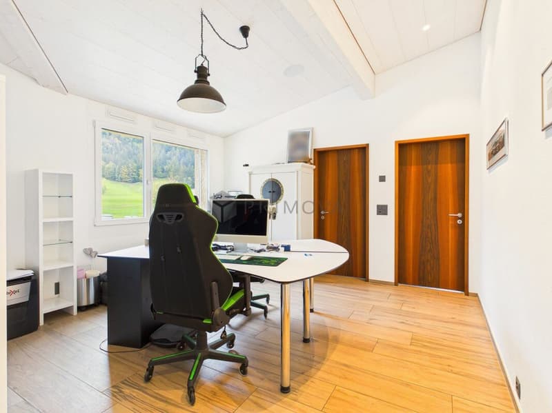 Wohnen mit Charakter: Eleganter 4.5 Zimmer-Traum mit 6 m Raumhöhe, Spa-Ensuite Bad & verglaster Loggia (7)