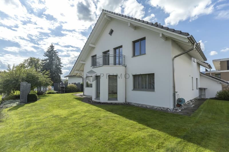 Grosszügiges 7.5 Zimmer Einfamilienhaus mit Sauna, Garten und sechs Parkplätzen (10)