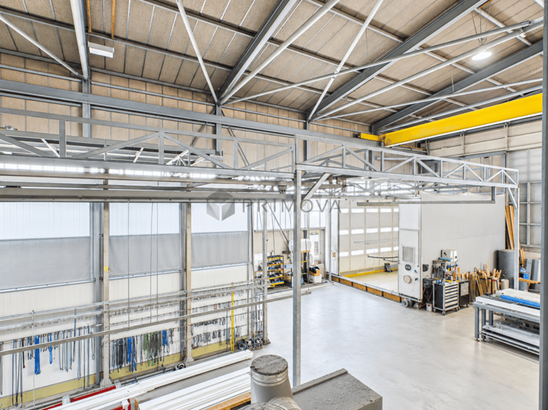 Gewerbehalle mit Platz für Ihren Fuhrpark (7)
