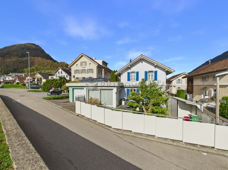 Einzigartig - Zentrales Wohnen im Herzen Niederurnen mit unverbaubarer Aussicht (14)