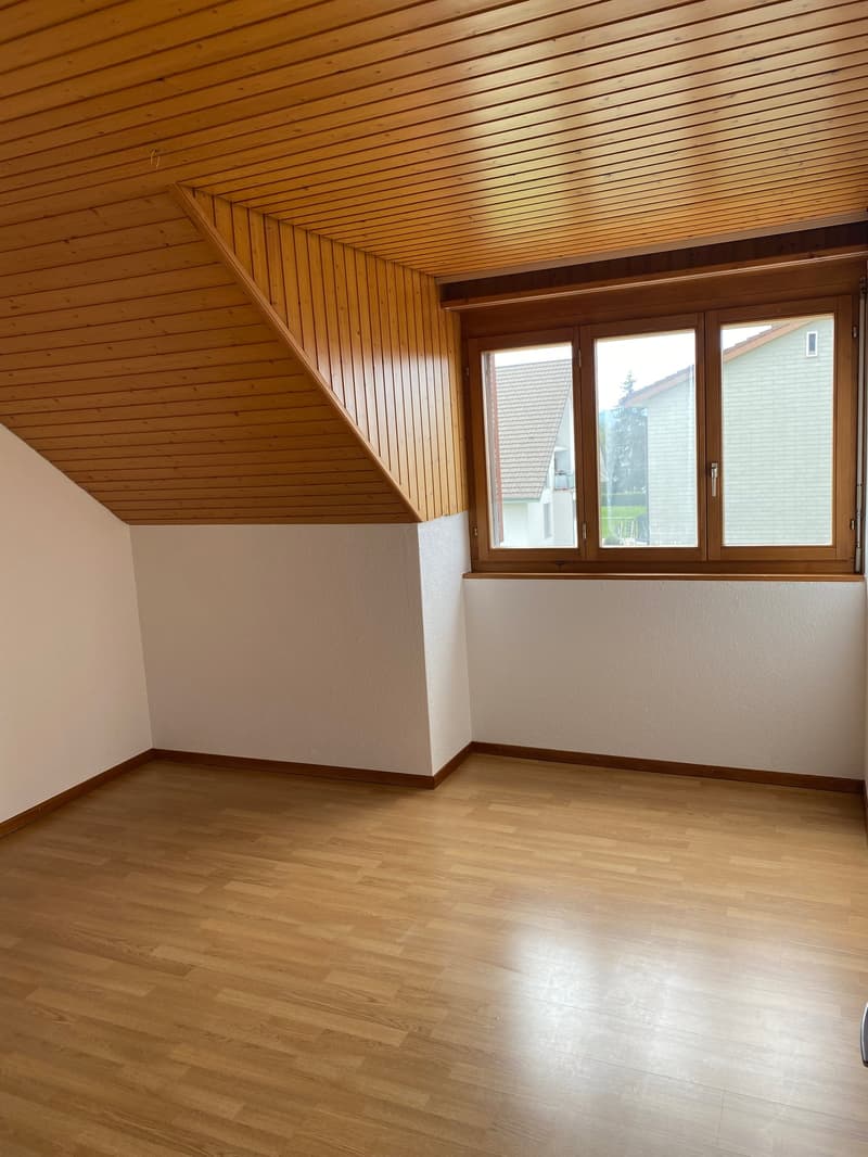 gemütliche 3.5-Zimmer-Dachwohnung mit Kamin (6)
