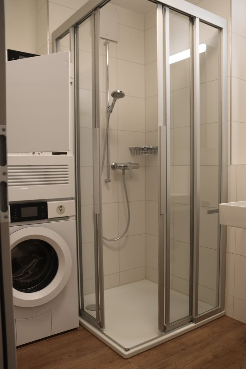 Moderne helle 1.5-Zimmer-Wohnung mit Balkon in Gals (4)