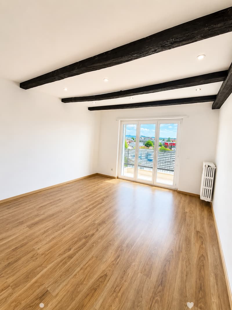Helle 3.5-Zimmer-Wohnung mit Balkon und Stadtblick in Biel (3)