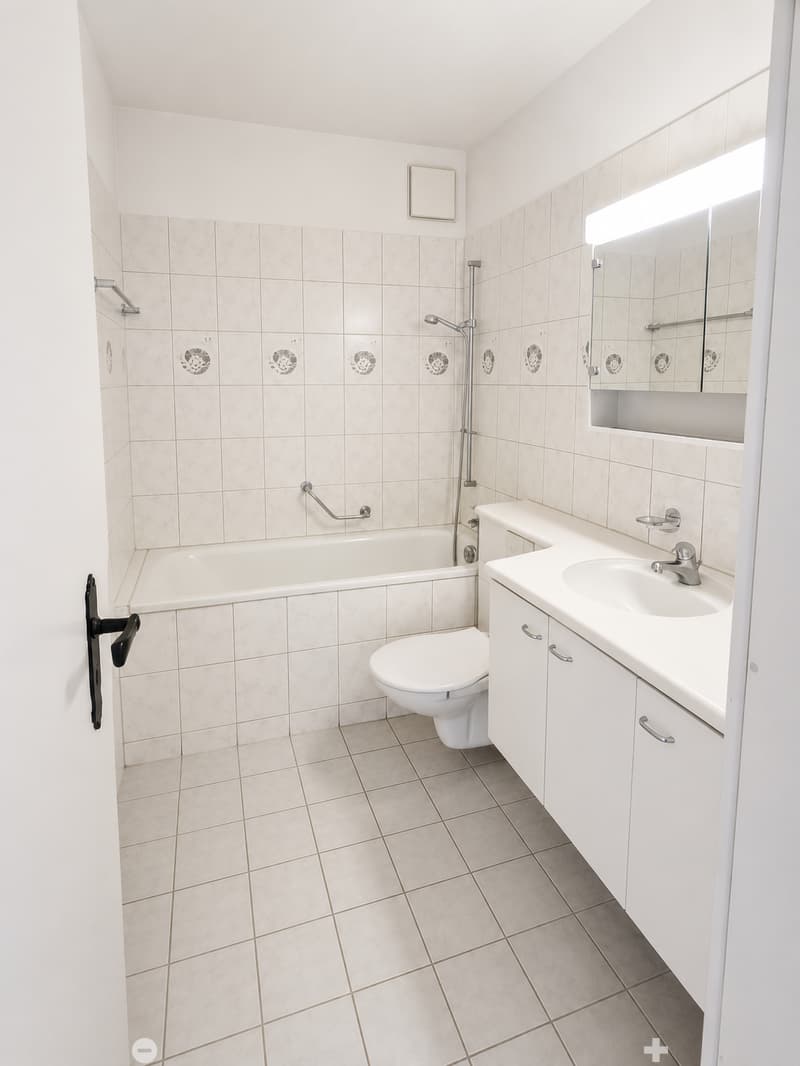 Helle 3.5-Zimmer-Wohnung mit Balkon und Stadtblick in Biel (7)