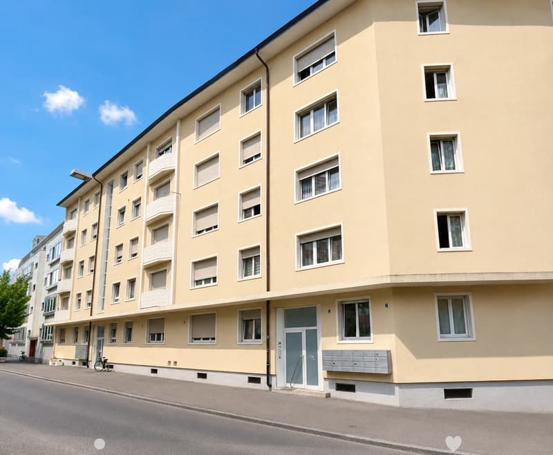 Helle 3.5-Zimmer-Wohnung mit Balkon und Stadtblick in Biel (1)