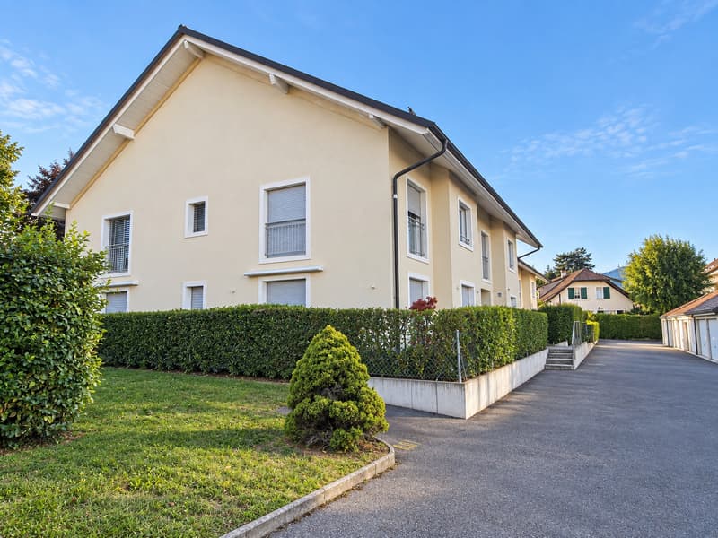 Un appartement rare au cœur de Founex (2)