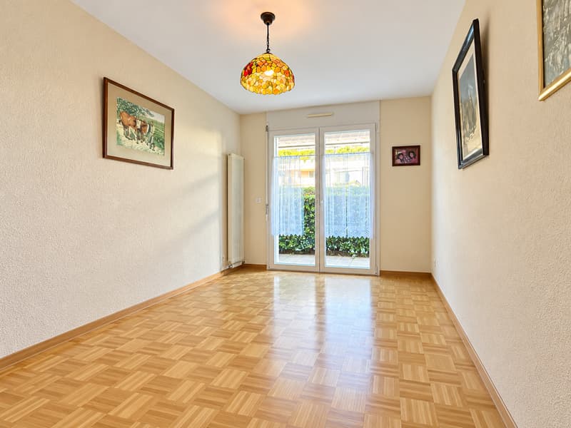 Un appartement rare au cœur de Founex (11)