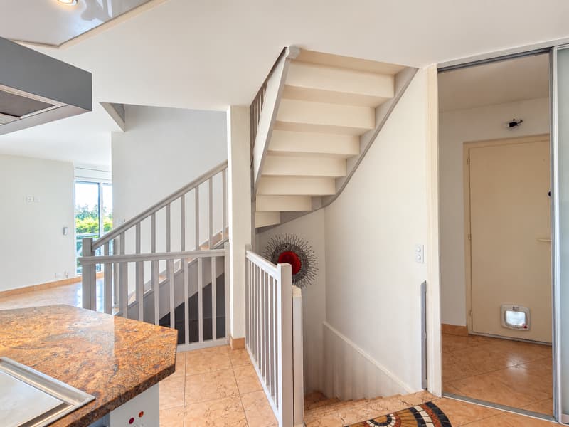 Maison familiale de 6 chambres offrant de beaux volumes (8)